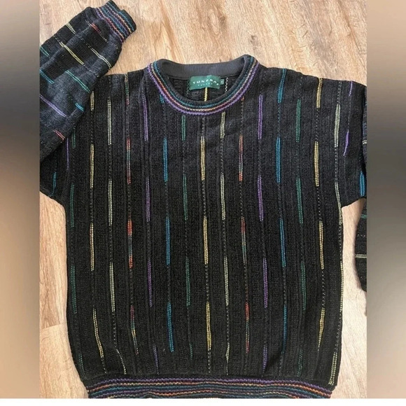 Tundra Canada • 90’s Coogi Style Multicolor Sweater - Picture 2 of 10